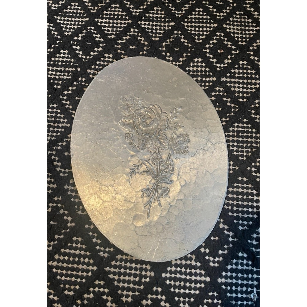 Vintage Everlast Hand-forged Floral Flowers Hammered Aluminum Oval Trivet